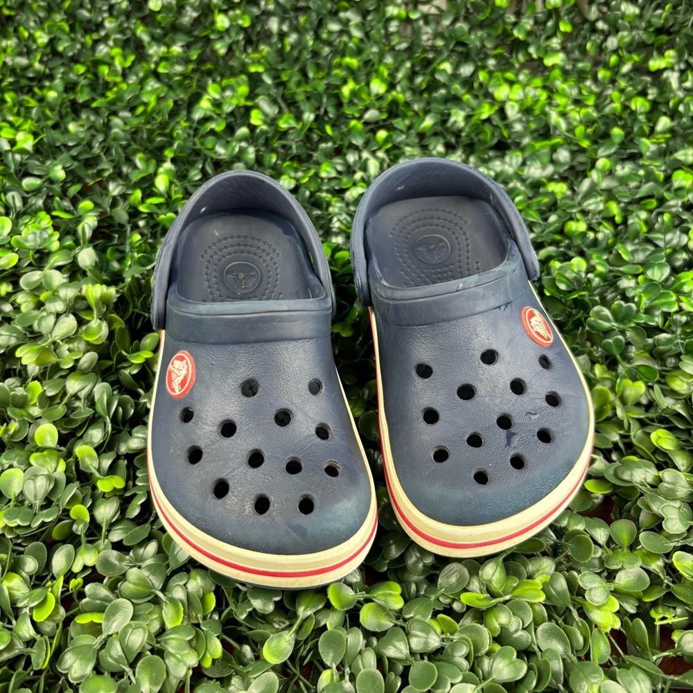 Crocs Navy Blue Kids Water Shoes
Size 8/9